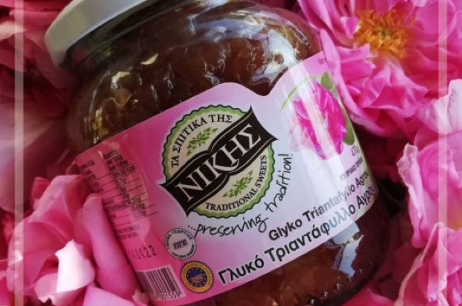 Της Νίκης τα Σπιτικά