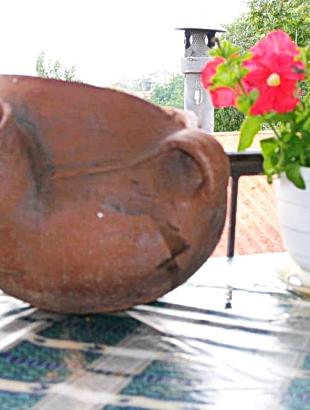 Γαλευτήρι από την αγγειοπλαστική παράδοση του Φοινιού