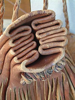 Παραδοσιακή βούρκα. Η εικόνα έχει ληφθεί από την ιστοσελίδα http://www.phinivillage.com/cgibin/hweb?-A=1082&amp;amp;-V=traditionaljobs