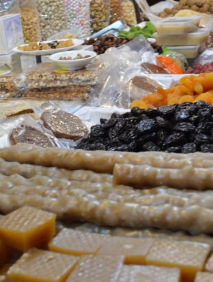 Παραδοσιακά σκευάσματα στο πανηγύρι στο Μένοικο, 2014.