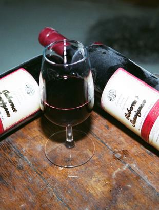 Κόκκινο, κυπριακό κρασί.