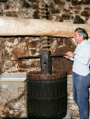 Παραδοσιακό πιεστήριο σταφυλιών.