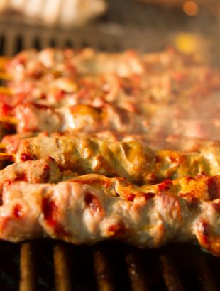 Σουβλάκια-επαγγελματικό ψήσιμο. 2014. &lt;br/&gt; Πηγή: Μαρία Γεωργίου.