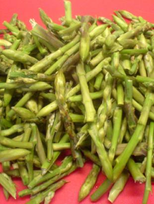 Αρχίζουμε πλένοντας τα αγρέλια πολύ καλά.http://asteromases.com/archives/3992