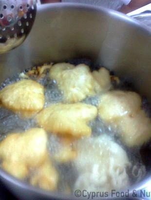 Όταν ροδοκοκκινίσουν, τα ξεροτήανα είναι έτοιμα.