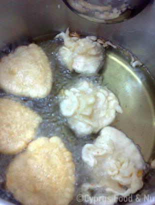 Ξεροτήανα κατά το τηγάνισμα.