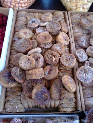 Παστόσυκα προς πώληση σε υπαίθρια αγορά.