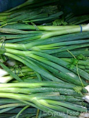 Κρεμμύδια φρέσκα. &lt;br/&gt; Πηγή: Στάλω Λαζάρου.