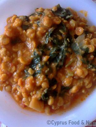 Ρεβίθια με σπανάχι.