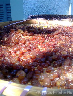 Σταφίδες στον ήλιο.