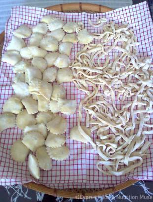 Τριν και ραβιόλες, παραδοσιακά κυπριακά ζυμαρικά. &lt;br/&gt; Πηγή: Στάλω Λαζάρου.