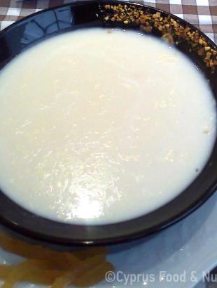 Γαλότριν ή τριν με το γάλα (Μαγειρεύω Κυπριακά 2013). &lt;br/&gt; Πηγή: Στάλω Λαζάρου.