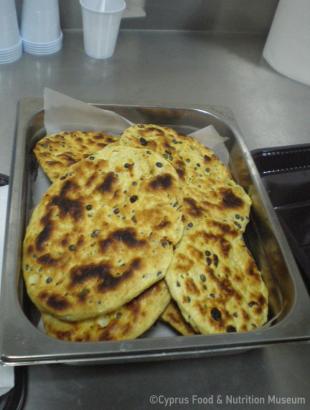 Τρεμιθόπιτες, στάδιο παρασκευής 5, Λευκωσία 26/3/14.&lt;br/&gt; Πηγή: Κατερίνα Λαζάρου.