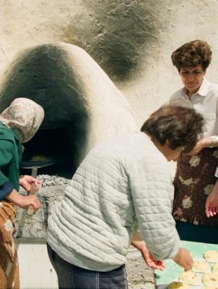 Οι φλαούνες ψήνονται κατά προτίμηση σε παραδοσιακό φούρνο.