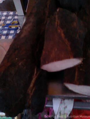 Χοιρομέρι κομμένο, σε πάγκο μικροπωλητή. &lt;br/&gt; Πηγή: Στάλω Λαζάρου.