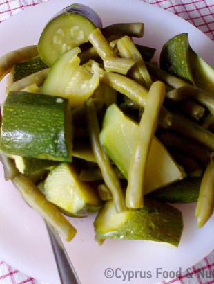 Φασολάκι βραστό με κολοκύθι. &lt;br/&gt; Πηγή: Στάλω Λαζάρου.