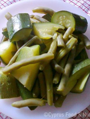 Φασολάκι βραστό με κολοκύθι. &lt;br/&gt; Πηγή: Στάλω Λαζάρου.