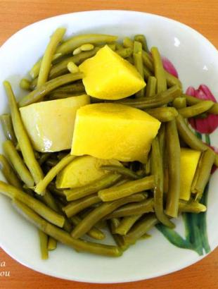 Φασολάκι βραστό με κολοκύθι. &lt;br/&gt; Πηγή: Αυγούστα Στυλιανού.
