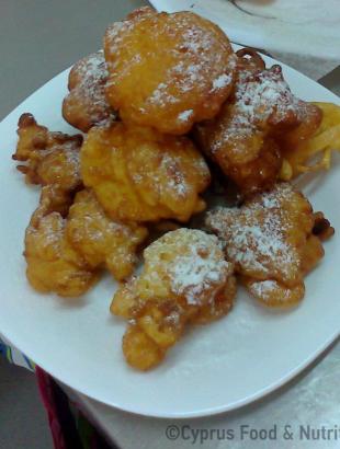 Καϊκανάς τηγανισμένος σε μικρές μερίδες ζύμης (Μαγειρεύω Κυπριακά 2014).