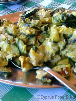 Τα κολοκύθια με αυγά αποτελούν εκλεκτό μεζέ σε τραπέζια. &lt;br/&gt; Πηγή: Στάλω Λαζάρου.