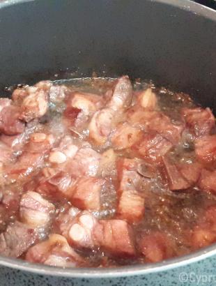 Παρασκευή αφελιών, με ψήσιμο σε κατσαρόλα.