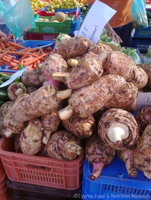 Κολοκάσι, προς πώληση σε υπαίθρια αγορά. &lt;br/&gt; Πηγή: Στάλω Λαζάρου.