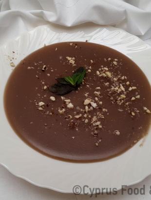 Ππαλουζές σερβιρισμένος σε πιάτο, με κούννες και βασιλικό (Μαγειρεύω Κυπριακά 2015). &lt;br/&gt; Πηγή: Στάλω Λαζάρου.