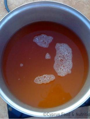 Μουστάρι, η βασική πρώτη ύλη για την παρασκευή του ππαλουζέ. &lt;br/&gt; Πηγή: Ζηνοβία Χαραλάμπους.