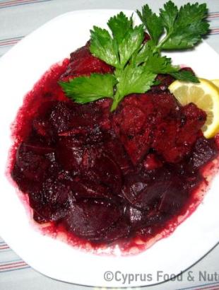 Παντζάρια με χοιρινό (Μαγειρεύω Κυπριακά 2013).