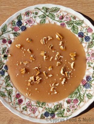 Ππαλουζές με καρύδια (Μαγειρεύω Κυπριακά 2014). &lt;br/&gt; Πηγή: Χριστόφορος Γουλιέλμος.