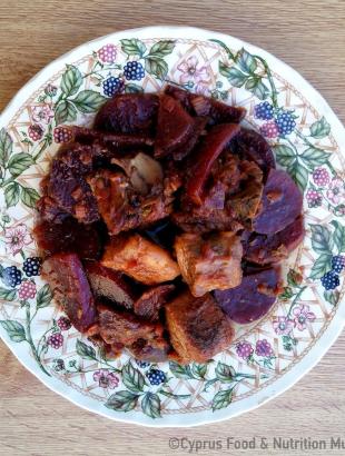 Παντζάρια με χοιρινό (Μαγειρεύω Κυπριακά 2014).