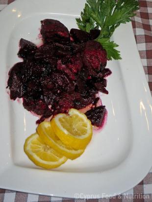 Παντζάρια με χοιρινό (Μαγειρεύω Κυπριακά 2013).