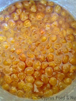 Το γλυκό, έτοιμο στην κατσαρόλα.  &lt;br/&gt; Πηγή: Στάλω Λαζάρου.