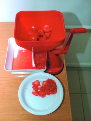 Σύγχρονο εργαλείο πολτοποίησης της ντομάτας.