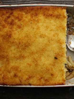 Τα μακαρόνια του φούρνου ή παστίτσιο σερβίρονται σε ειδικές περιστάσεις και μεγάλες οικογενειακές συνάξεις. 2014.