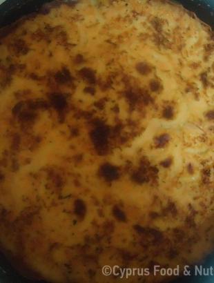 Μακαρόνια του φούρνου στο ταψί.