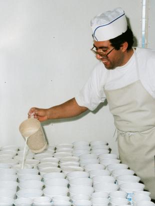 Παρασκευή γιαουρτιού.