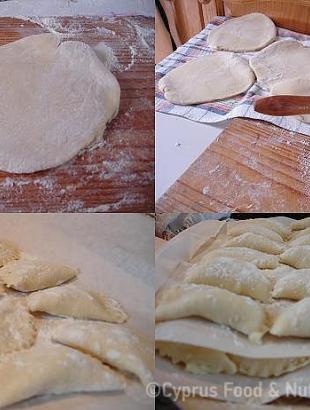 Παρασκευή σπιτίσιων ραβιόλων. &lt;br/&gt; Πηγή: Μαρία Συμεωνίδου.