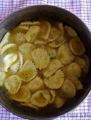 Ραβιόλες ψημένες σε ζωμό. &lt;br/&gt; Πηγή: Στάλω Λαζάρου.