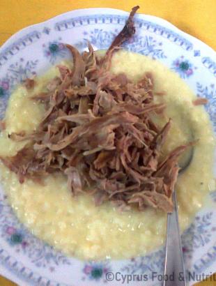 Αυγολέμονη με κρέας.