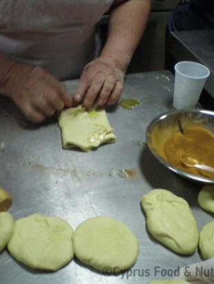 Σχηματίζοντας το καττιμέρι. Λευκωσία, 28/2/2014.