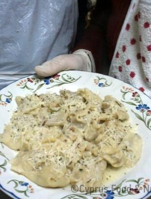 Το τελειωμένο πιάτο. Από τη συμμετοχή του Νικόλα Ευθυμίου στο διαγωνισμό Μαγειρεύω Κυπριακά 2013.