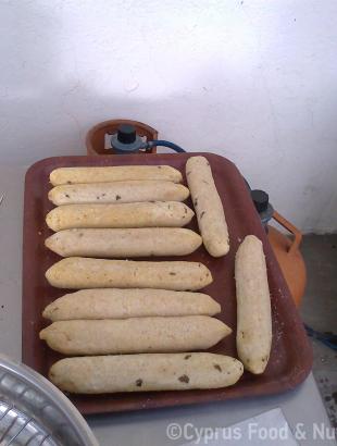 Κούπες έτοιμες για τηγάνισμα. &lt;br/&gt; Πηγή: Στάλω Λαζάρου.