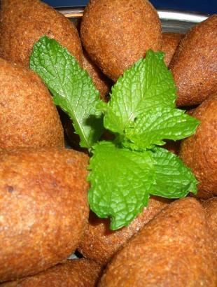 Κούπες. &lt;br/&gt; Πηγή: https://en.wikipedia.org/wiki/Kibbeh
