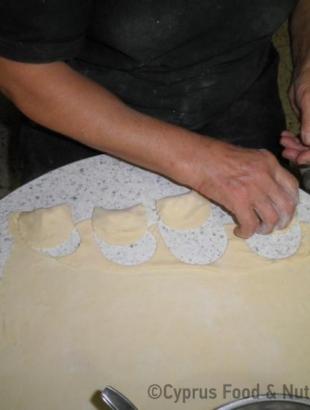 5. Κόβουμε τα πουρέκια.