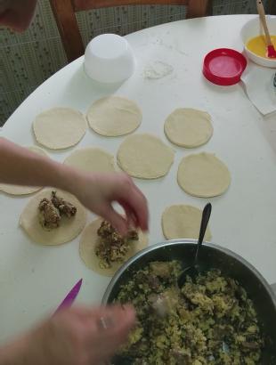 Γέμισμα των πασκιών σε μικρά, στρογγυλά φύλλα.