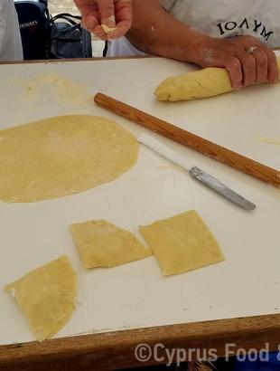 Παρασκευή πουρεκιών. &lt;br/&gt; Πηγή: Στάλω Λαζάρου.