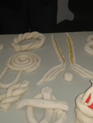 Πασχαλινές αρτοδημιουργίες (αυκωτές, καλαθάκια, τα χέρια του νυμφίου, τσαντούλες, πασχαλινά σταυροκούλουρα, βάτραχος), Λεμεσός 12/4/14.