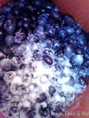 Ελιές μαύρες στο αλάτι. &lt;br/&gt; Πηγή: Στάλω Λαζάρου.