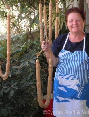 4. Αφήνουμε να στεγνώσει. &lt;br/&gt; Πηγή: Ζηνοβία Χαραλάμπους.